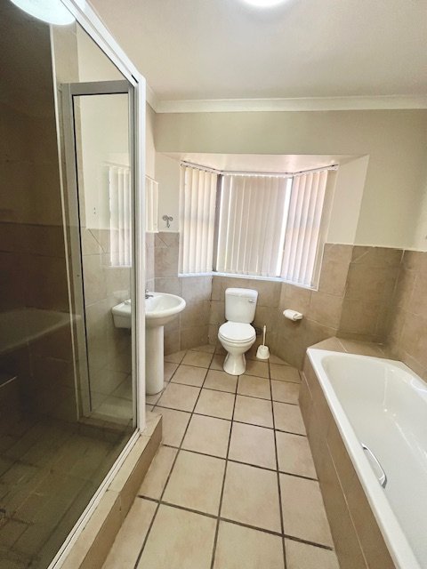 To Let 3 Bedroom Property for Rent in Hersham Western Cape